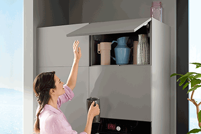 AVENTOS HK-S TIP-ON в шкафу со встроенной техникой