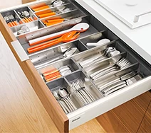 Мебельная фурнитура: лотки и разделители Орга-лайн для ящиков Antaro